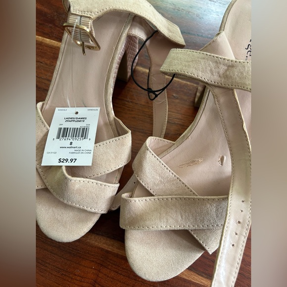 George chunky heals - Picture 5 of 9